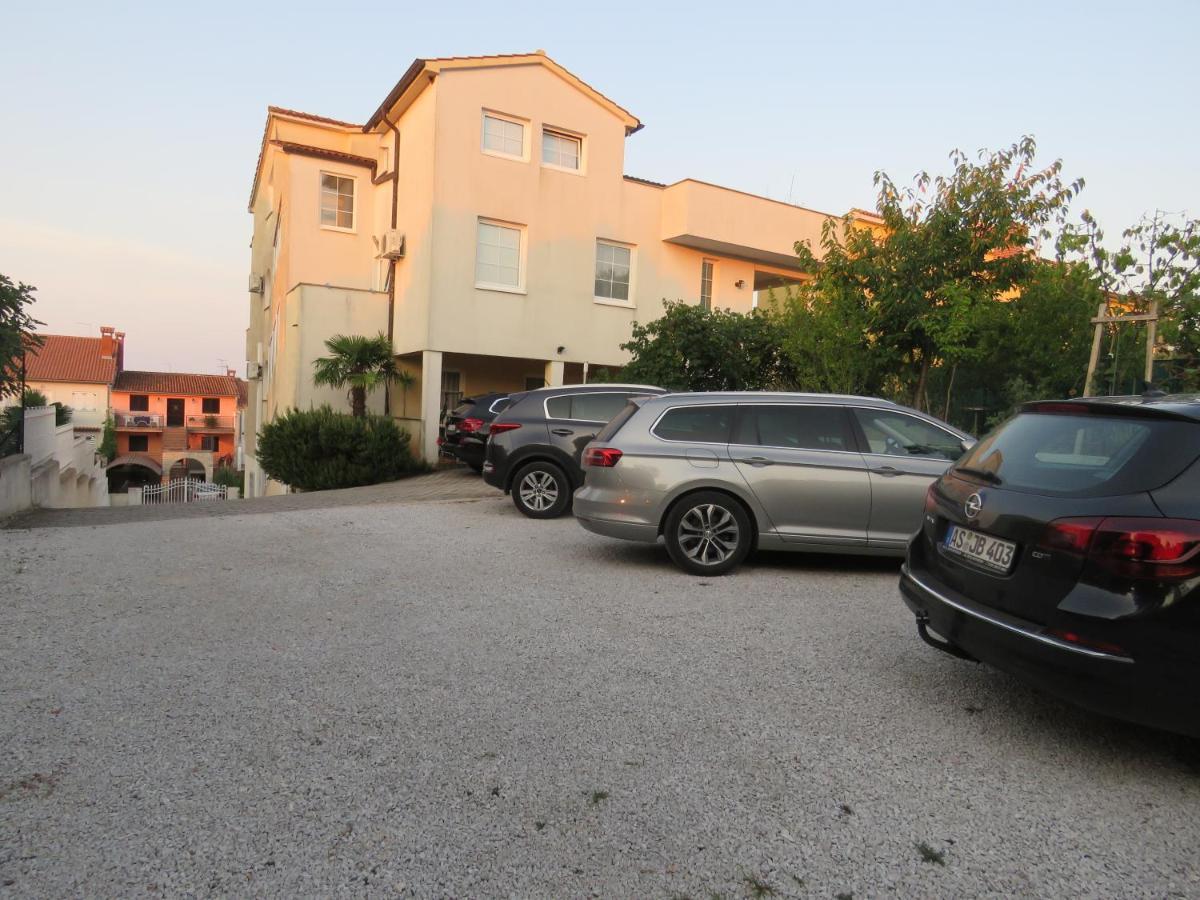 Apartments Villa Urbajs Orsera Esterno foto