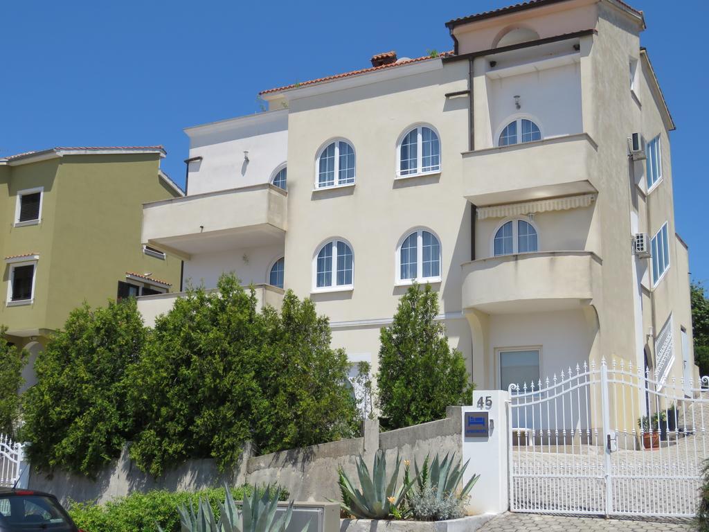 Apartments Villa Urbajs Orsera Esterno foto