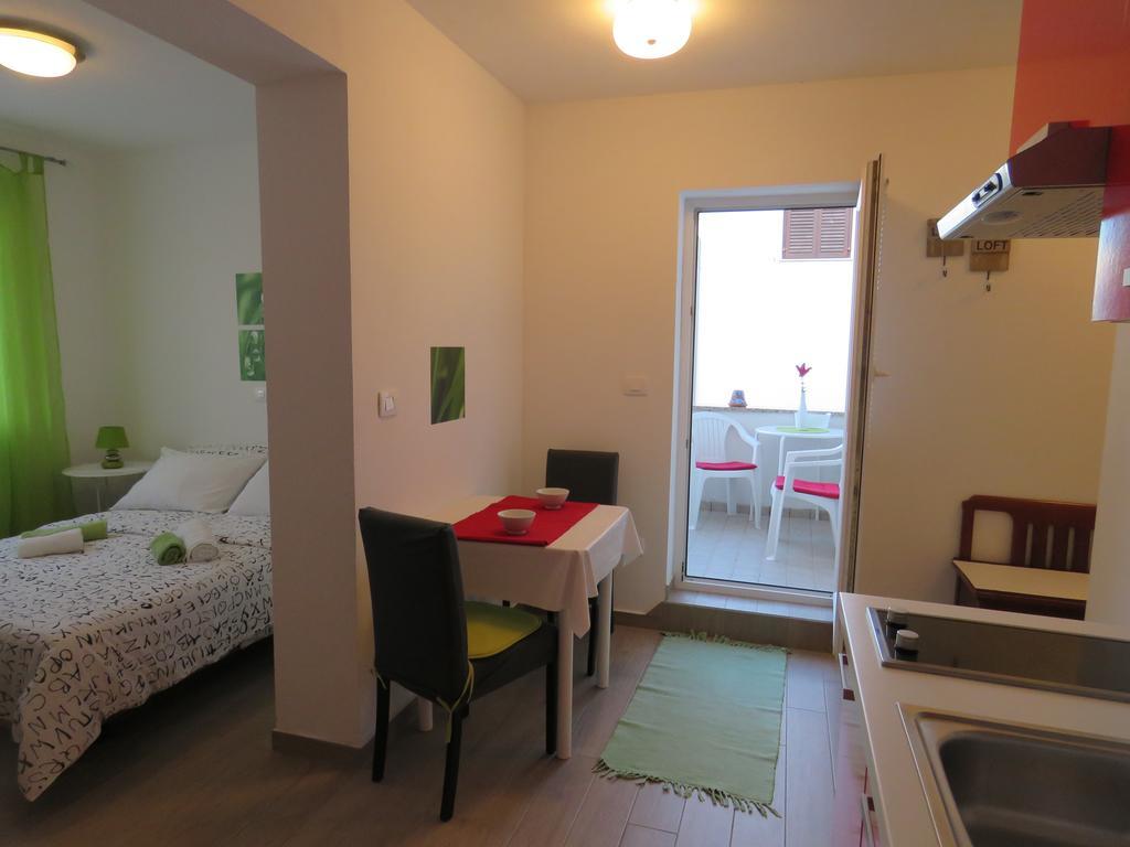 Apartments Villa Urbajs Orsera Esterno foto