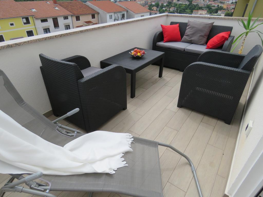 Apartments Villa Urbajs Orsera Esterno foto