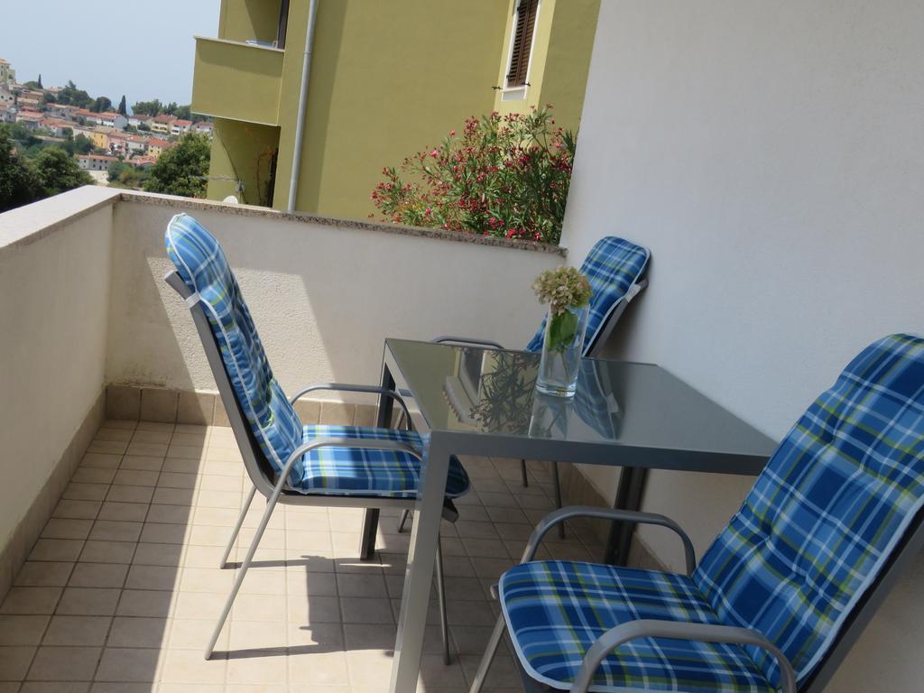 Apartments Villa Urbajs Orsera Esterno foto