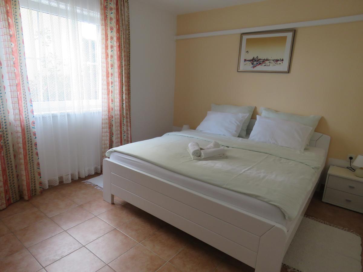 Apartments Villa Urbajs Orsera Esterno foto