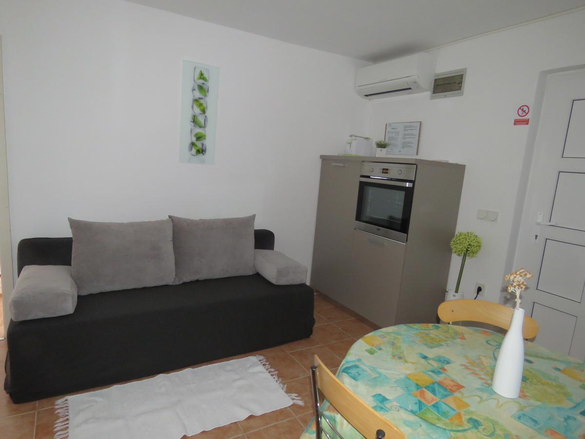Apartments Villa Urbajs Orsera Esterno foto